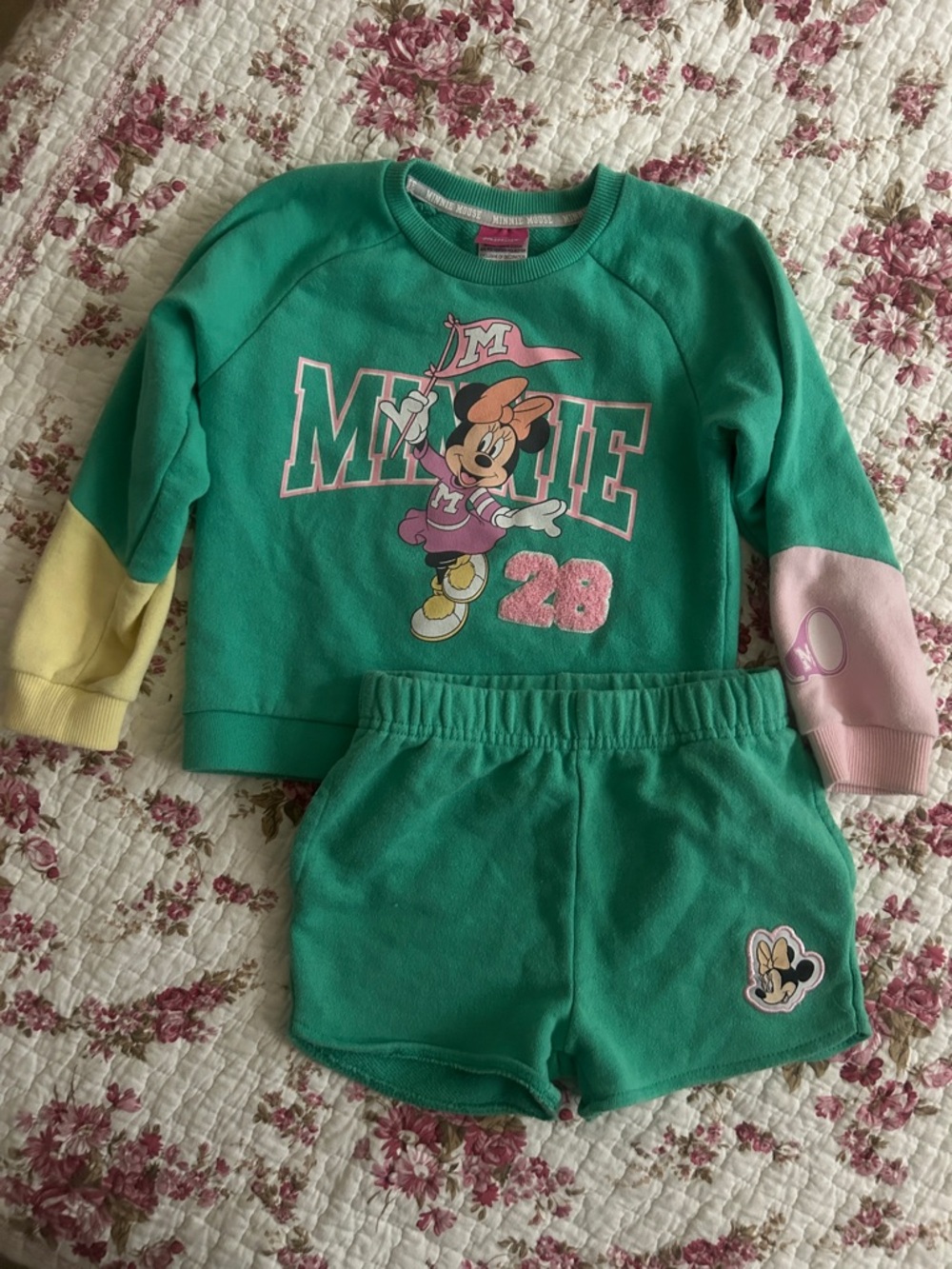 Disney Green Minnie Mouse Matching Set with Pink and Yellow Accents